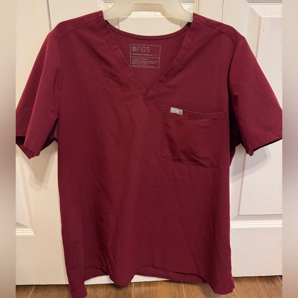 FIGS catarina one pocket scrub top